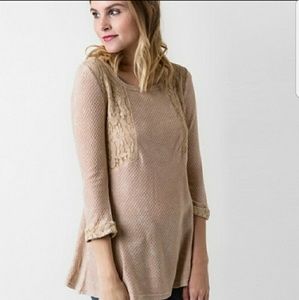 SOLD Gimmicks by BKE Blush Pink Top - L